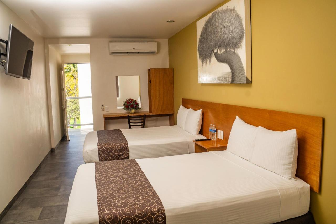 Am Hotel Y Plaza Huatulco Exterior photo